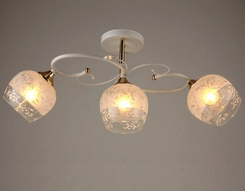 Люстра потолочная трехрожковая Мелодия Света Е27 Белый/золотой P8531/3 фото Люстра потолочная трехрожковая Мелодия Света Е27 Белый/золотой P8531/3 картинка