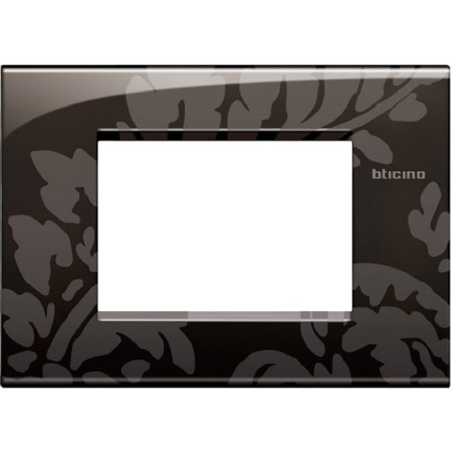 Рамка прямоугольная Legrand BTicino LivingLight 3 мод Узор фото фото 2 Рамка прямоугольная Legrand BTicino LivingLight 3 мод Узор картинка фото 2